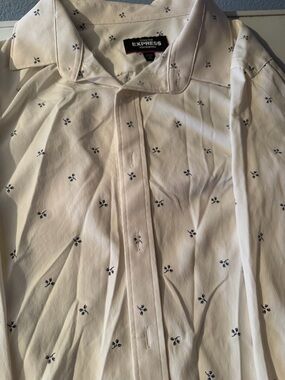 Express Men’s White Button-Down Shirt with Navy Micro Floral Print